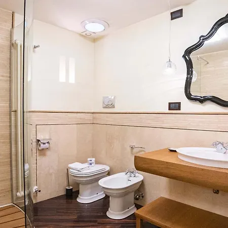 Easytopstay - Piazza Venezia View Charming Lejlighed