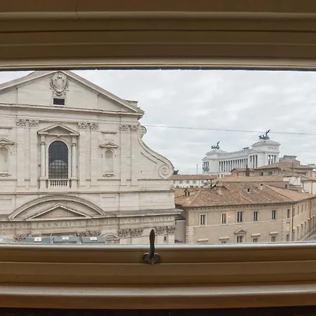 アパート Piazza Venezia Charming With View ローマ