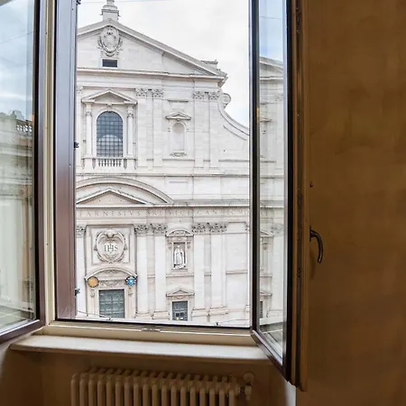 Διαμέρισμα Piazza Venezia Charming With View