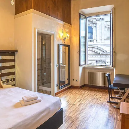 Piazza Venezia Charming With View * Rom