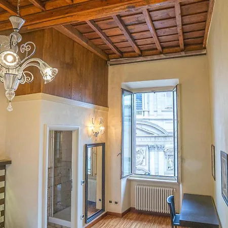 Piazza Venezia Charming With View * Rom