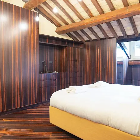 Easytopstay - Piazza Venezia View Charming 로마